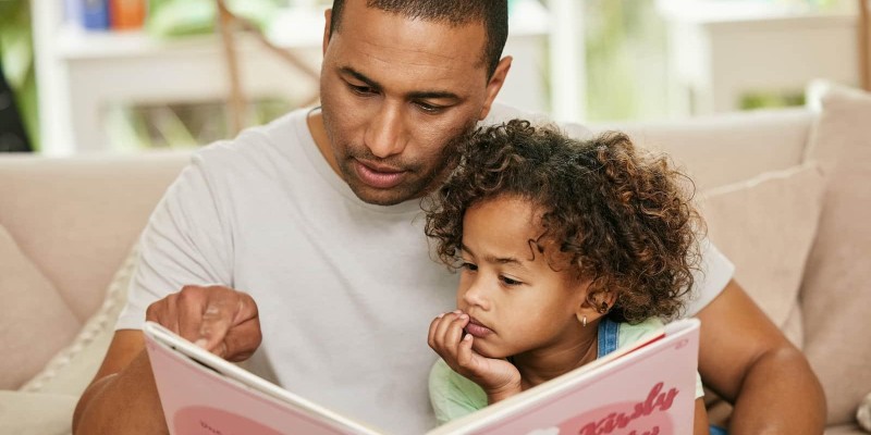 A importância da leitura em voz alta para o desenvolvimento infantil